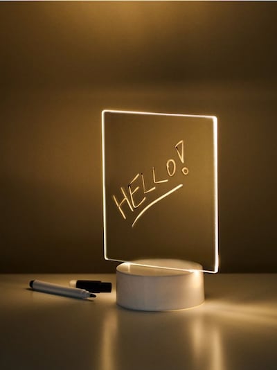 Akrilna LED tabla za pisanje