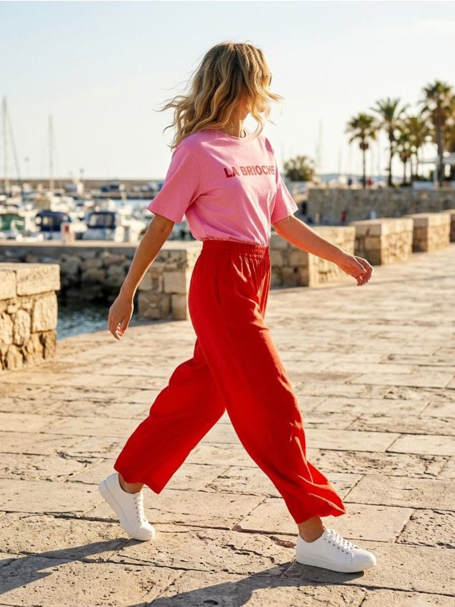 Sinsay - Bawełniana koszulka z napisem LA BRIOCHE - różowy