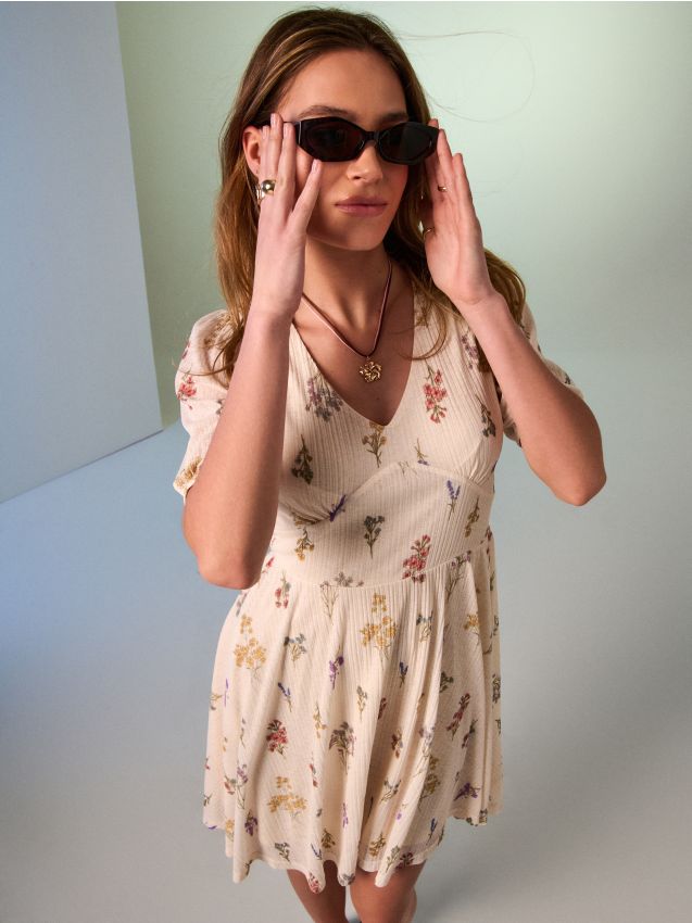 Sinsay - Rochie mini evazată cu imprimeu floral - multicolor