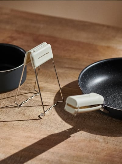 Komplet ročajev za prenašanje vročih posod