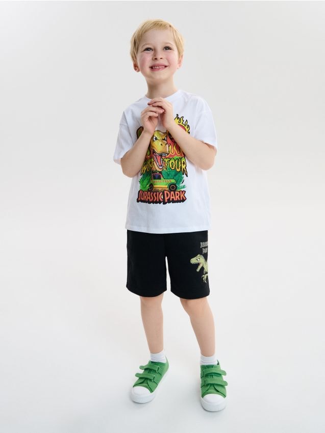 Sinsay - Pantaloni scurți din bumbac cu imprimeu cu dinozaur - negru