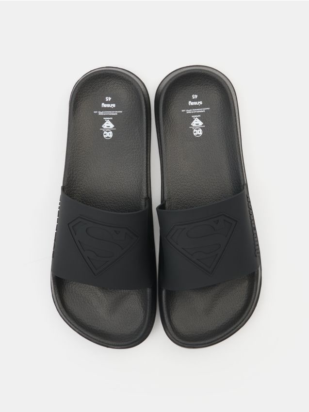 Sinsay - Šľapky Superman - čierna