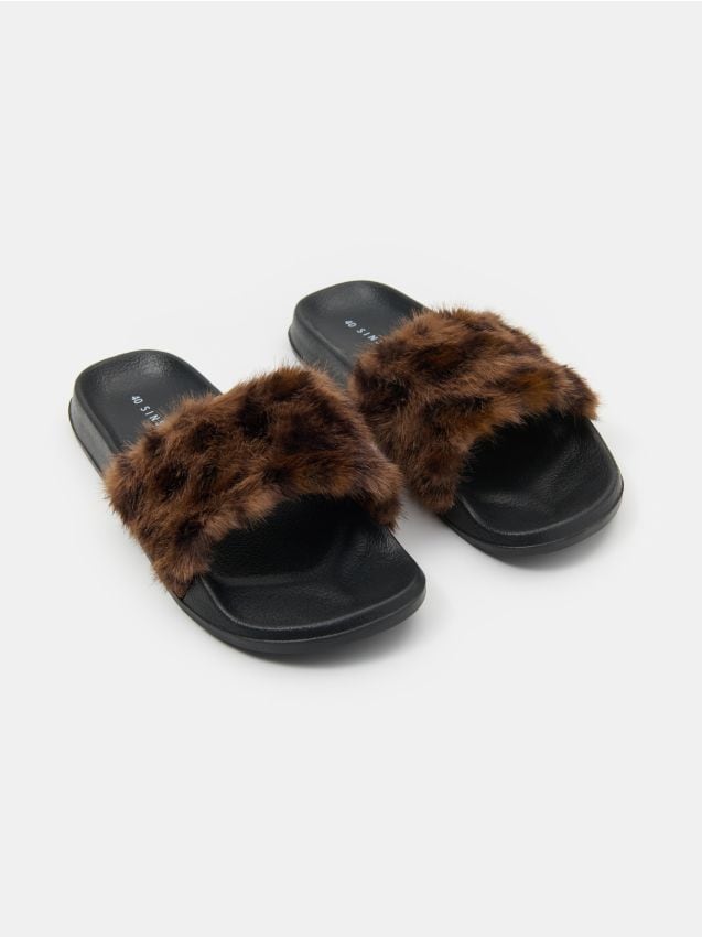 Sinsay - Papuci cu bareta din blană artificială cu imprimeu leopard - multicolor