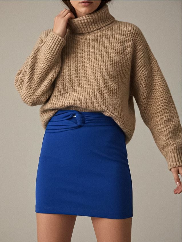 Sinsay - Dopasowana spódnica mini z wycięciem i marszczeniem w talii - niebieski