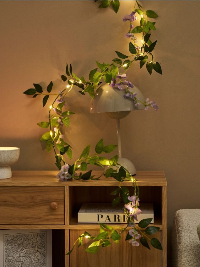 Sinsay - Ghirlandă luminoasă LED cu frunze și flori - mov