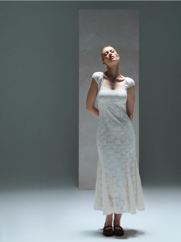 Sinsay - Rochie midi din dantelă tip sirenă - crem