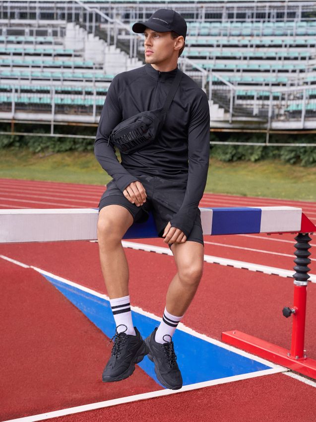 Sinsay - Pantaloni scurți sport cu două straturi SNSY PERFORMANCE - negru