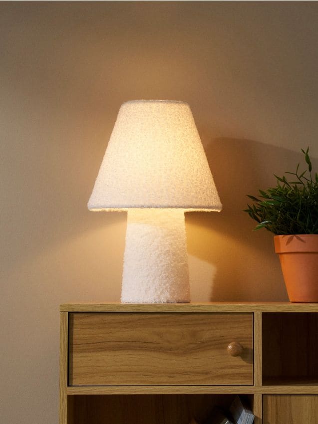 Sinsay - Lampă de noptieră LED cu finisaj plușat - alb