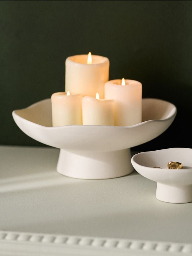 Sinsay - Tavă decorativă din ceramică pe picior cu formă neregulată - alb