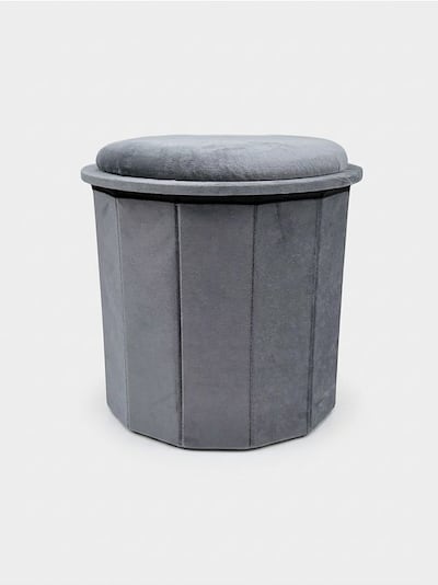 Žametni puf-mizica s funkcijo shranjevanja