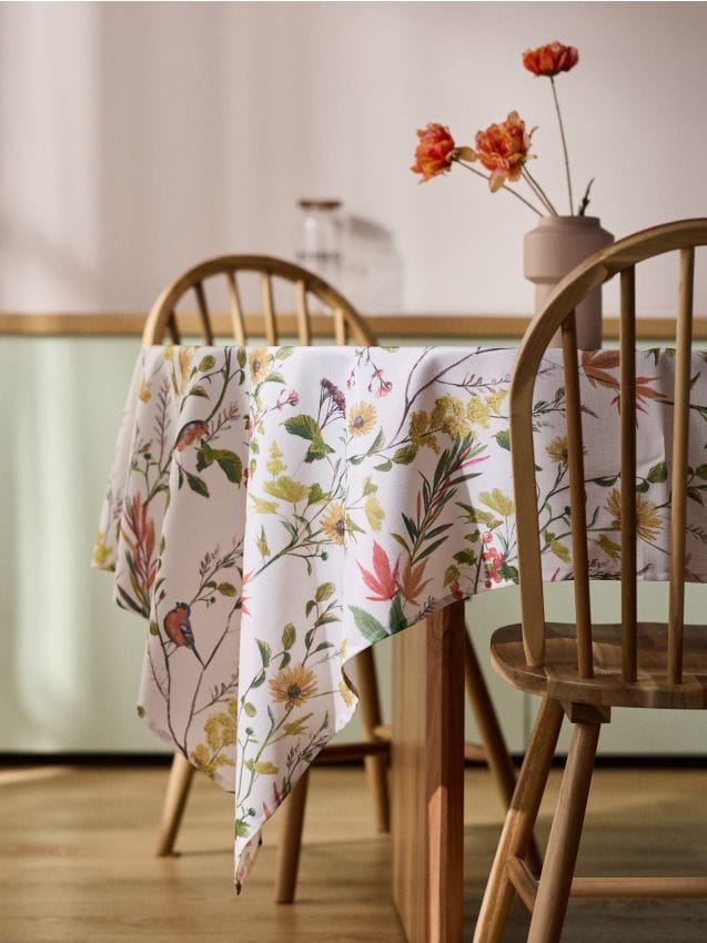 Sinsay - Față de masă cu motiv floral - multicolor