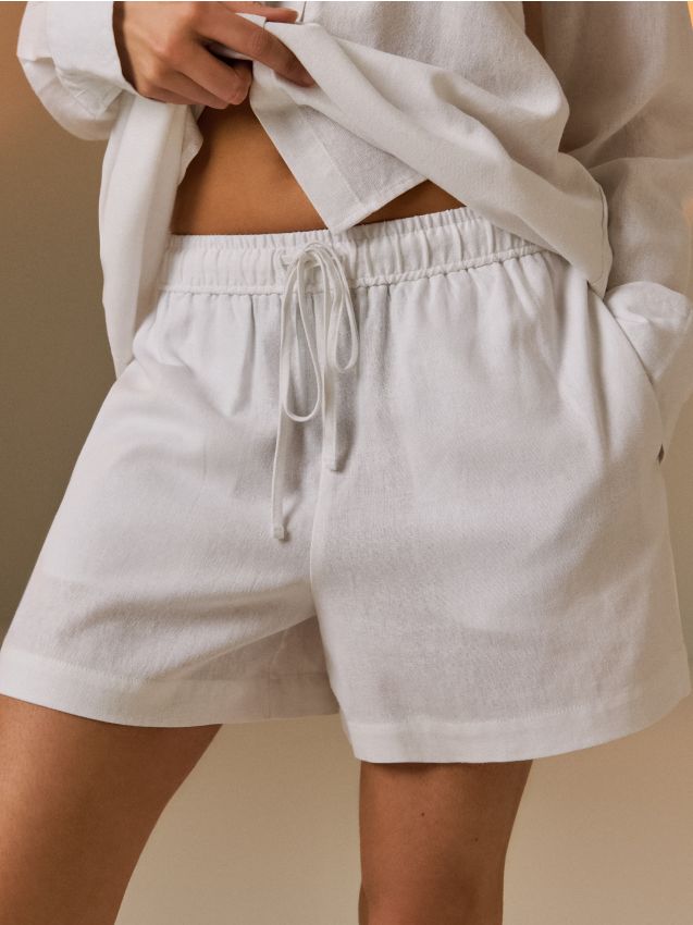 Sinsay - Szorty z domieszką lnu - biały