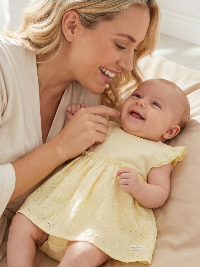 Sinsay - Body tip rochiță cu volănaș și tiv brodat - altele