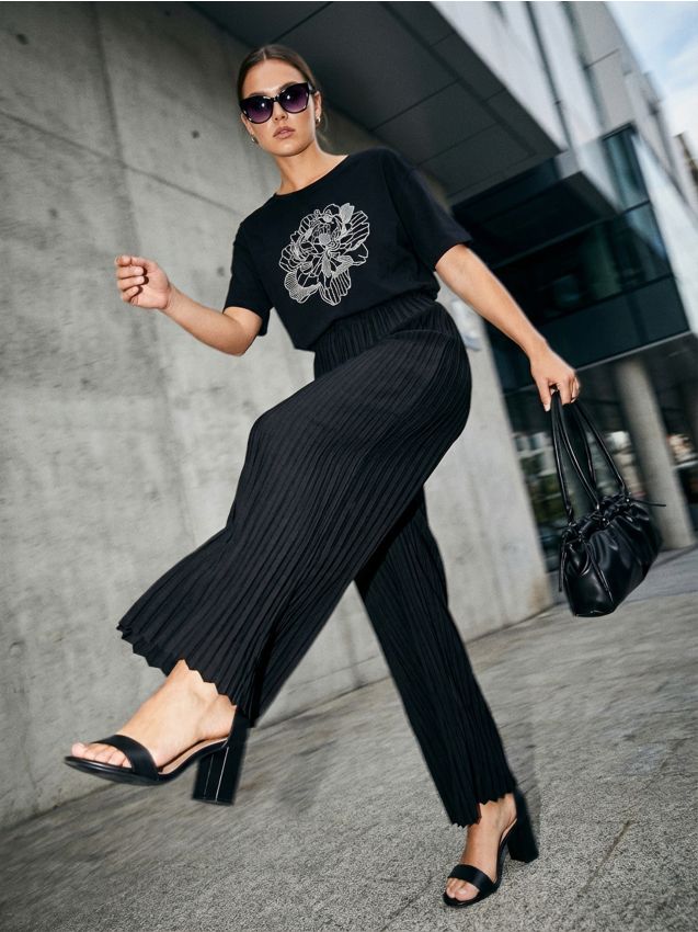 Sinsay - Bawełniana koszulka z haftem - czarny