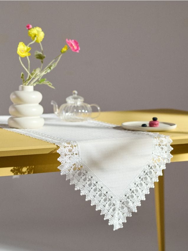 Sinsay - Traversă de masă cu finisaj din dantelă - crem
