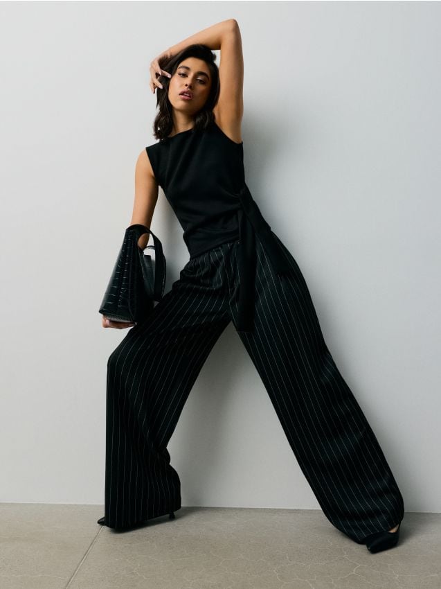 Sinsay - Pantaloni eleganți wide leg cu pense - negru