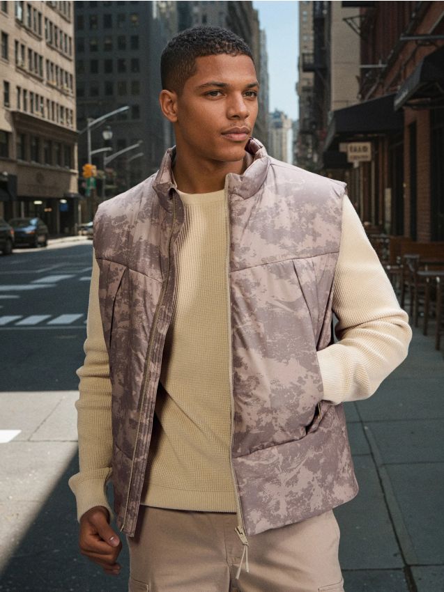 Sinsay - Vestă Puffer Cu Imprimeu Camuflaj - bej