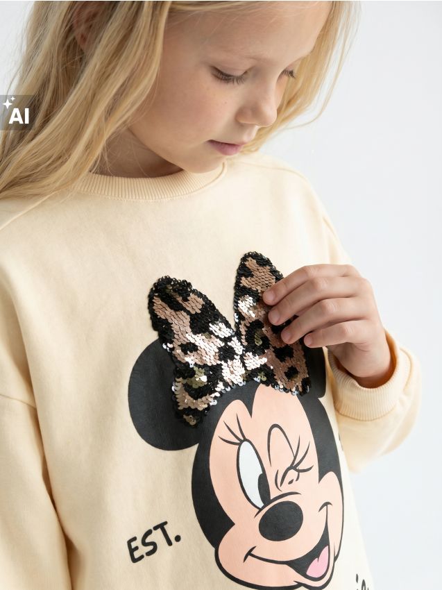 Sinsay - Hanorac crewneck cu imprimeu și aplicație cu paiete Minnie Mouse - multicolor