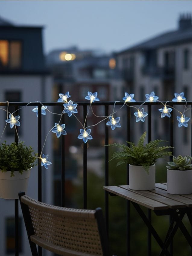 Sinsay - Lumini solare LED suspendate în formă de flori - albastru-violet