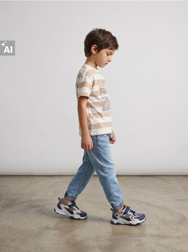 Sinsay - Blugi jogger cu efect prespălat și adaos de vâscoză - albastru