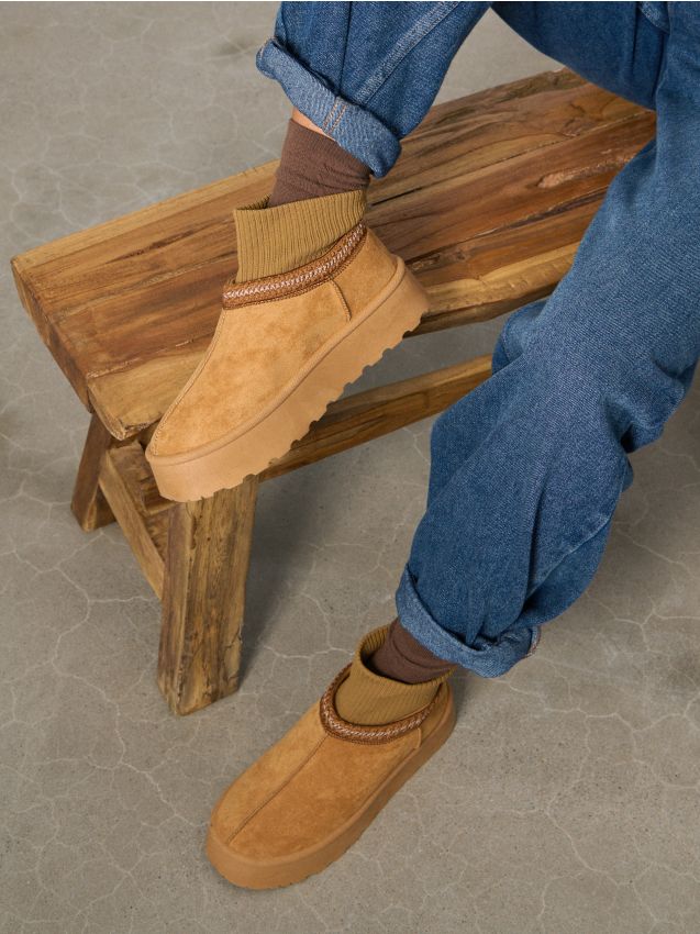 Sinsay - Členkové topánky z umelého semišu - zlatohnedá