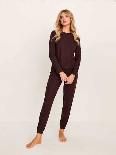 Rebrasta dvodelna pižama