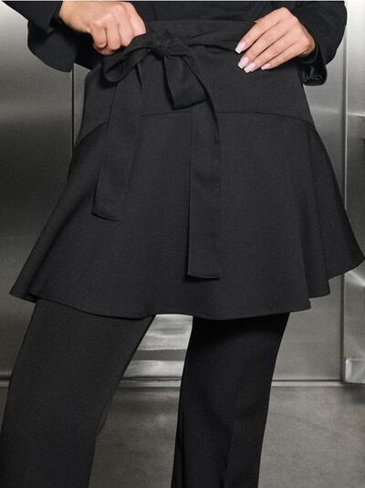 Mini krilo z dekorativnim vezanjem