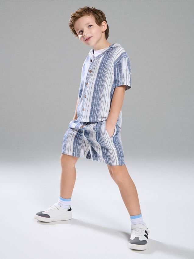 Sinsay - Pantaloni scurți în dungi, din bumbac - bleumarin