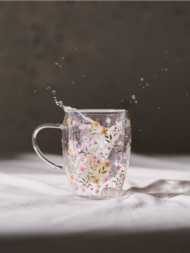 Sinsay - Cană din sticlă cu motiv floral - multicolor