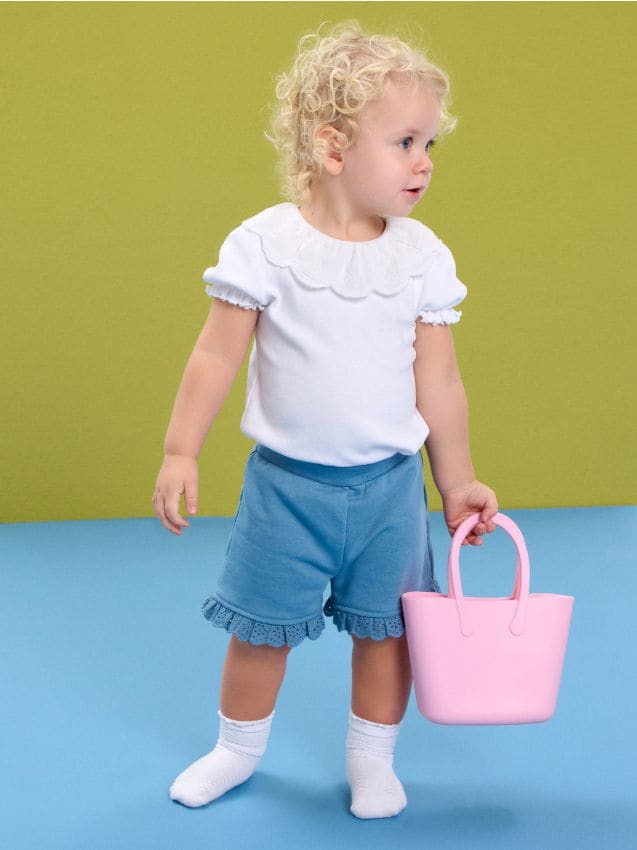 Sinsay - Bawełniane szorty z koronkową falbanką - szary