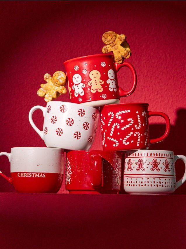 Sinsay - Vianočný hrnček s perníčkami - červená