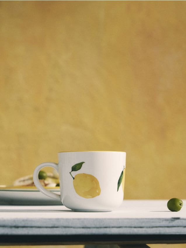 Sinsay - Cană ceramică cu motiv de lămâi - multicolor