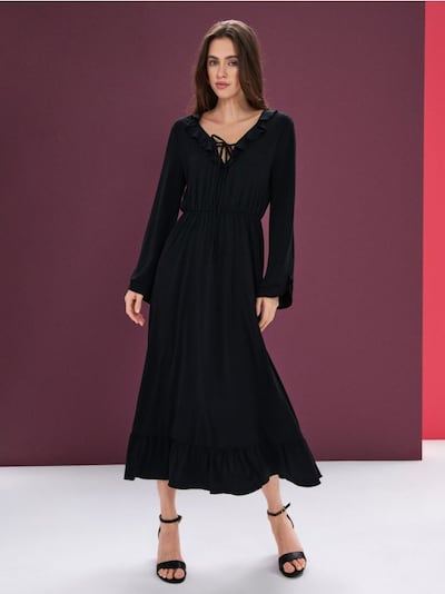 Midi kleit volangidega ja sidumisega kaeluses