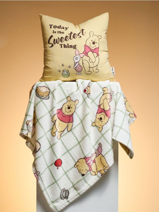 Sinsay - Pătură pentru bebeluși Winnie the Pooh - crem