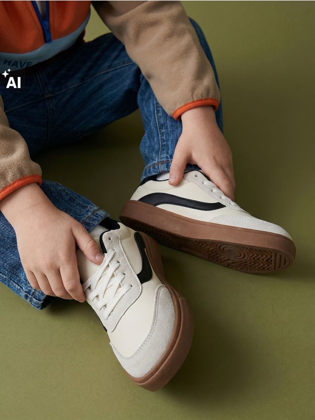 Sinsay - Sneakers din imitație de piele cu inserții contrastante - bej