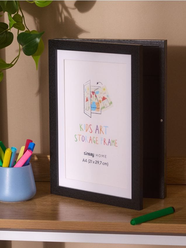 Sinsay - Rám A4 na detské kresby - čierna