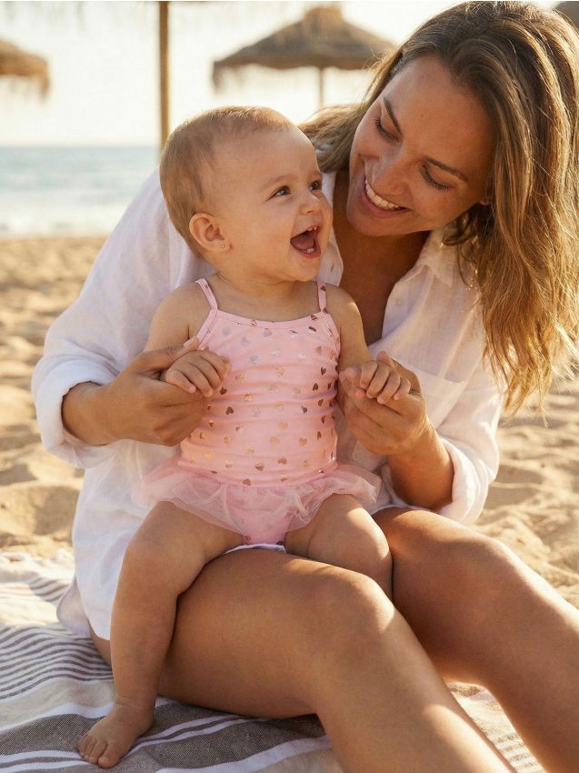 Sinsay - Strój kąpielowy z foliowym nadrukiem w serca i tiulową falbaną - różowy