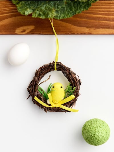 Lihavõttede pärg kanamotiiviga