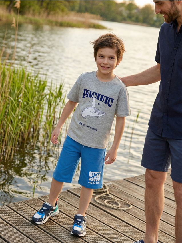 Sinsay - Pantaloni scurți din bumbac, cu imprimeu - albastru