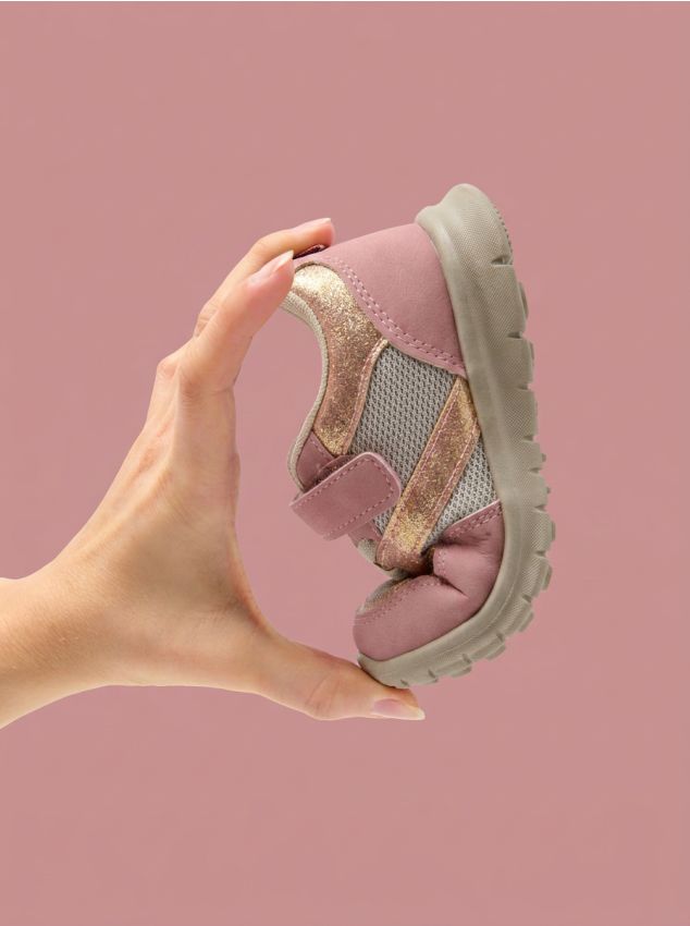 Sinsay - Sneakers din imitație de piele cu inserții cu sclipici - roz-pastel