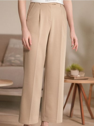 Pantaloni con pinces eleganti