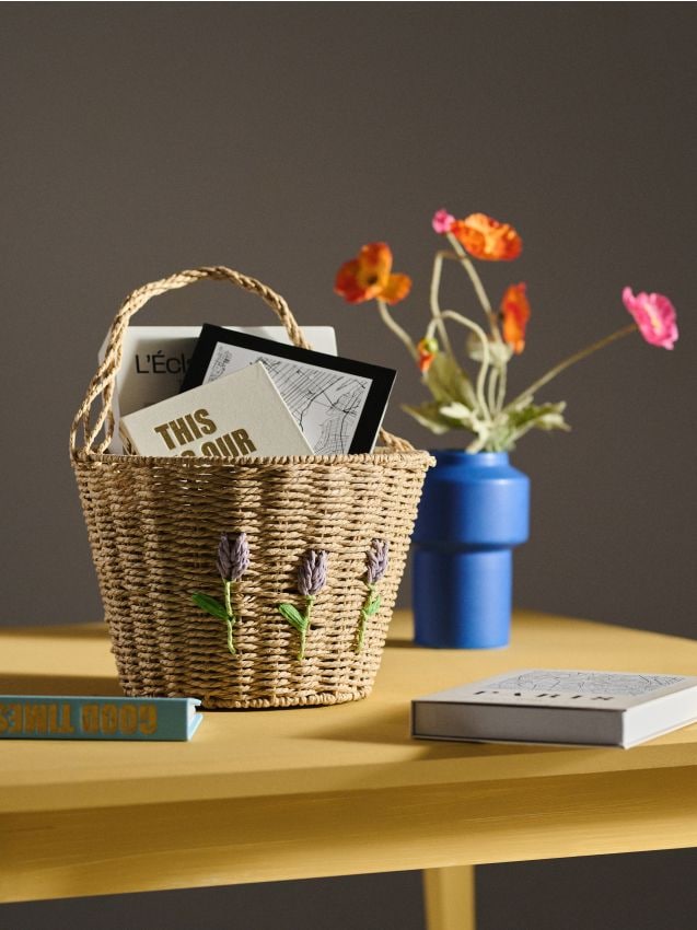 Sinsay - Coș împletit pentru depozitare cu mâner și motiv floral - bej