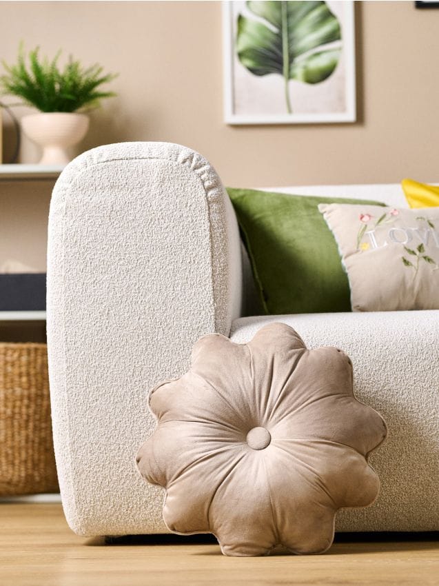 Sinsay - Pernă decorativă din catifea în formă de floare - bej