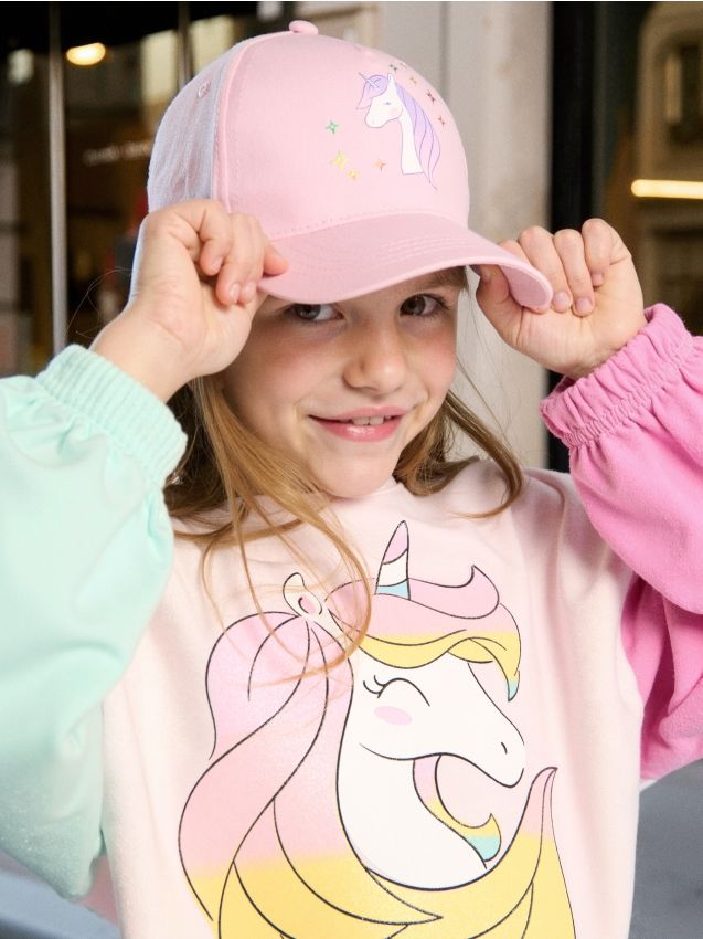 Sinsay - Șapcă din bumbac cu motiv de unicorn - roz-pastel
