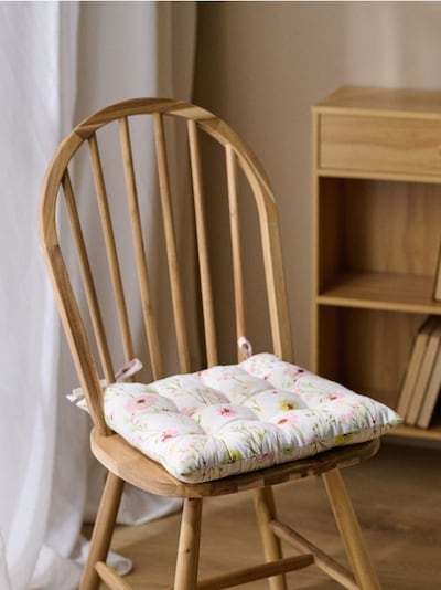 Toolipadi lillemustriga