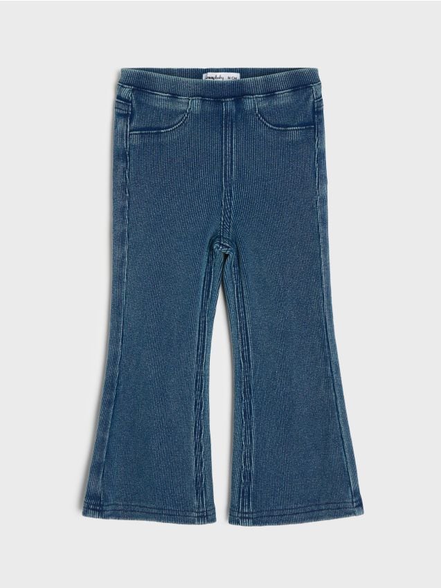 Sinsay - Pantaloni evazați din tricot reiat - bleumarin