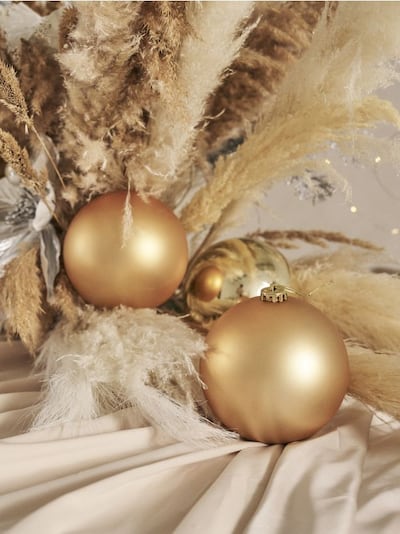 3-osaline jõulukuulide komplekt