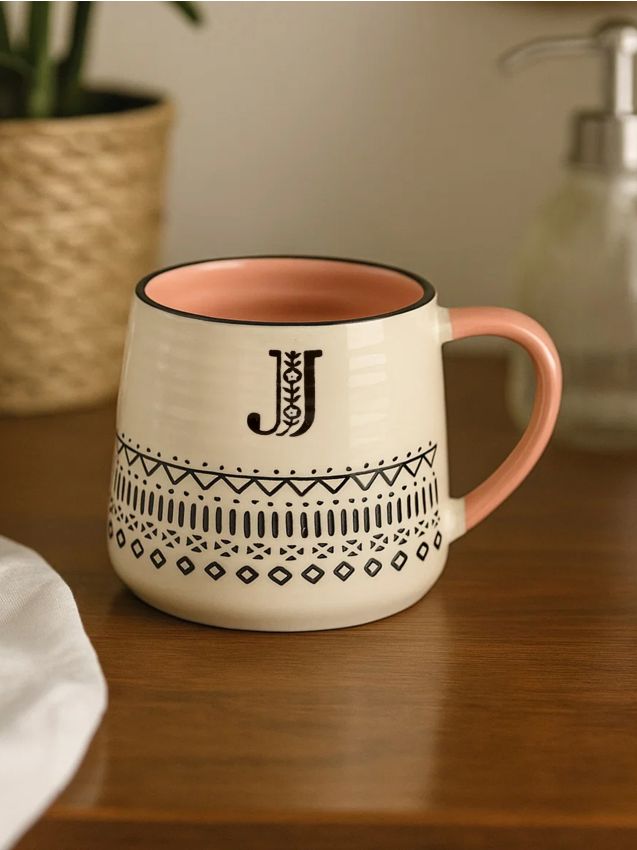 Sinsay - Kamenný hrnček s písmenom - broskyňová