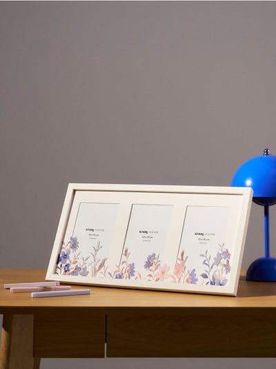 Рамка для фотографій з квітами