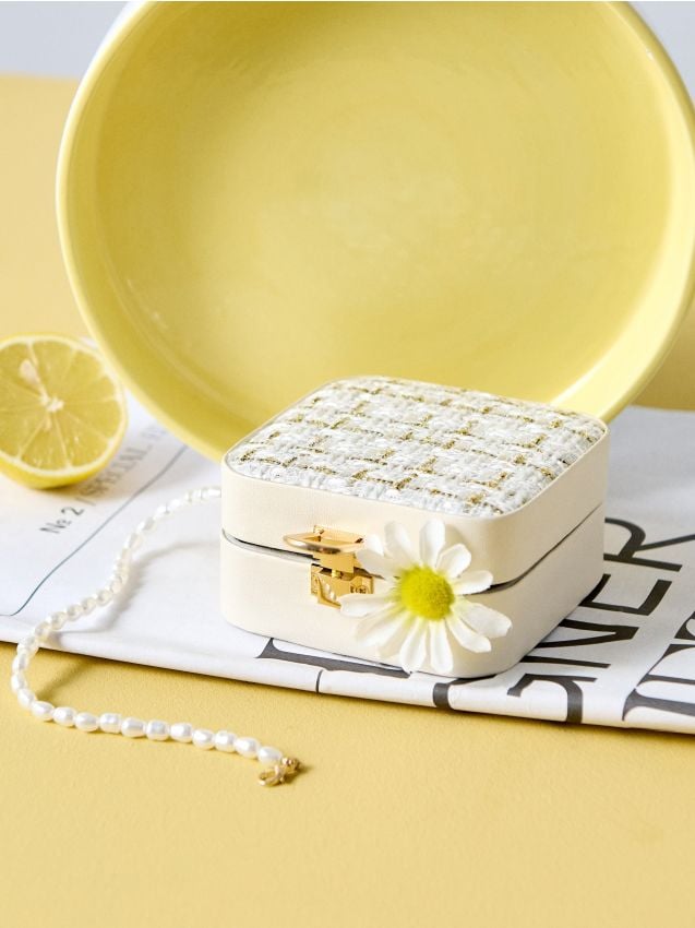 Sinsay - Organizer pentru bijuterii cu față din țesătură - crem